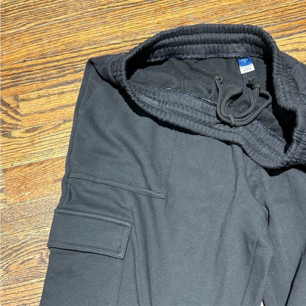Old Navy Black Cargo Pants - Picture 2 of 3